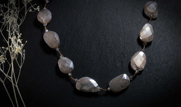 Beige Moonstone Beaded Necklace, n92